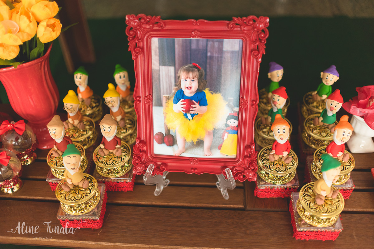 fotografia na decoração da festa de branca de neve