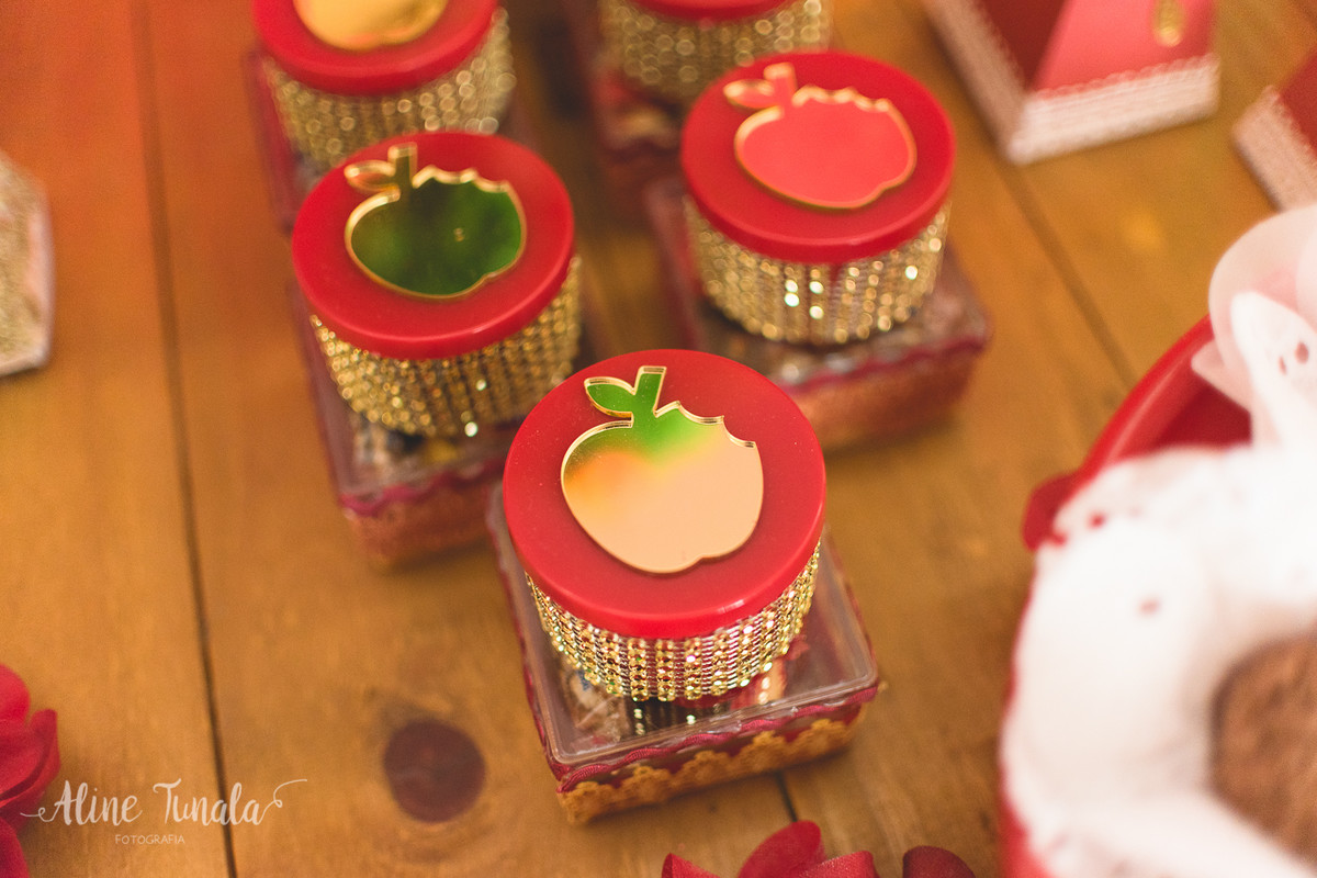 personalizados de maçã mordida para festa branca de nece