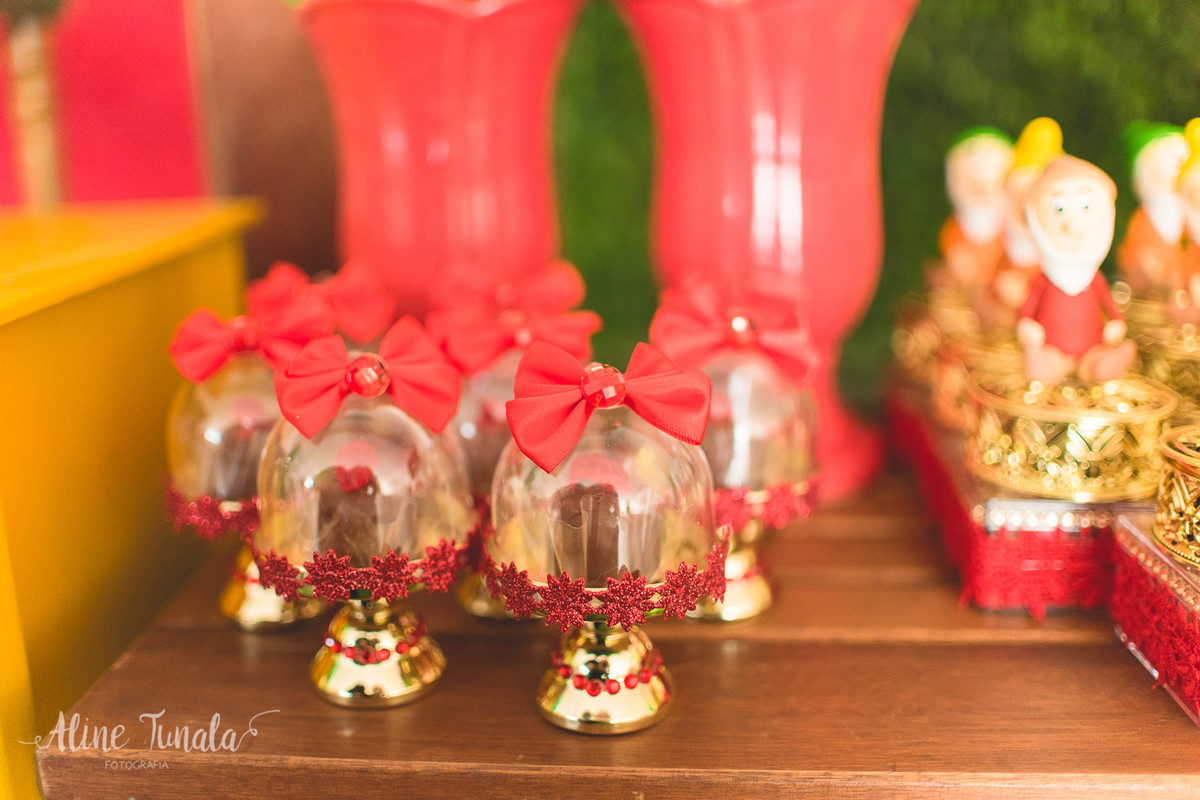 cupula personalizada para decoração de festa de branca de neve