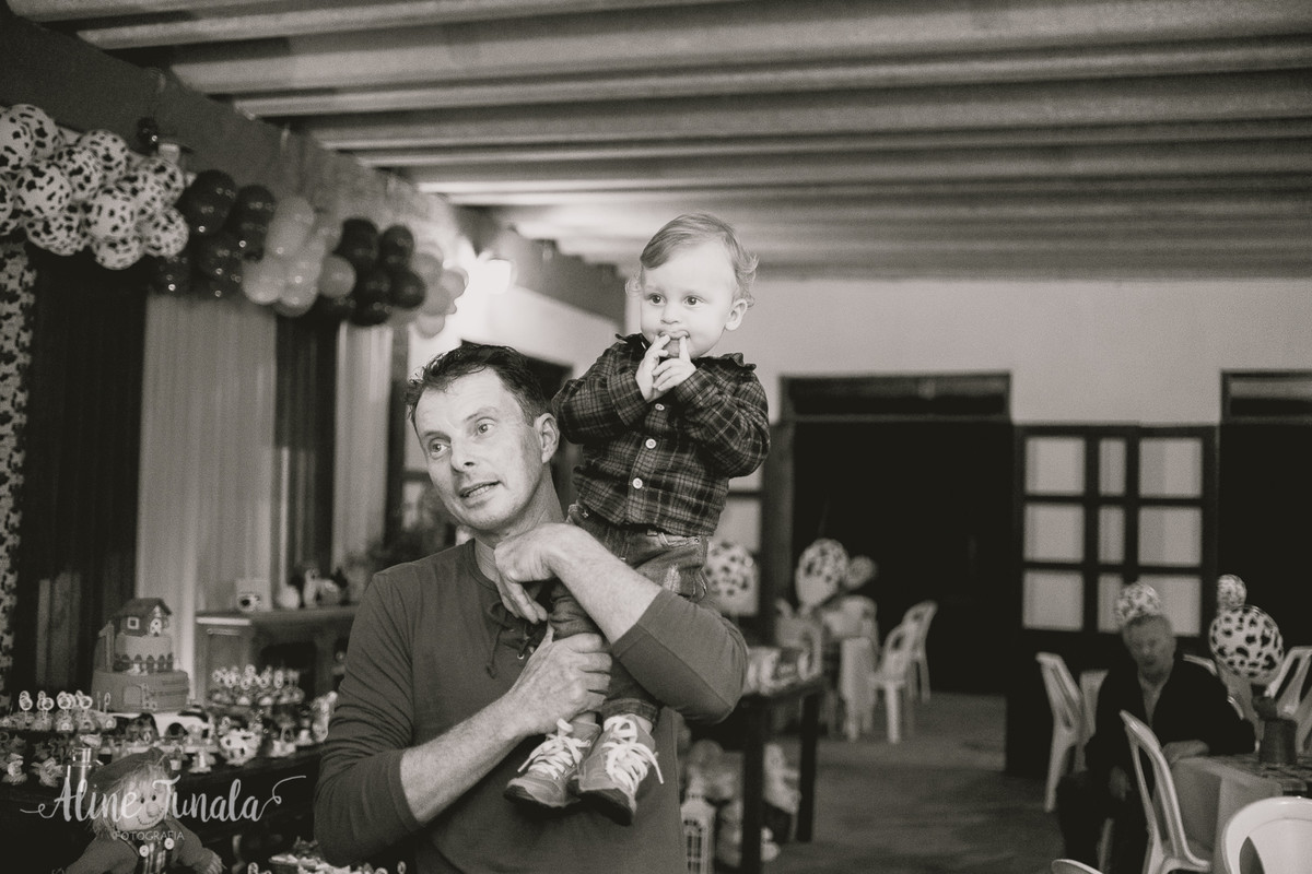 aniversário infantil de 1 aninho do Mario Henrique que aconteceu em fruteiras nova, Vargem Alta, ES. Festa com tema fazendinha com decoraçaõ de Jovana Donna.