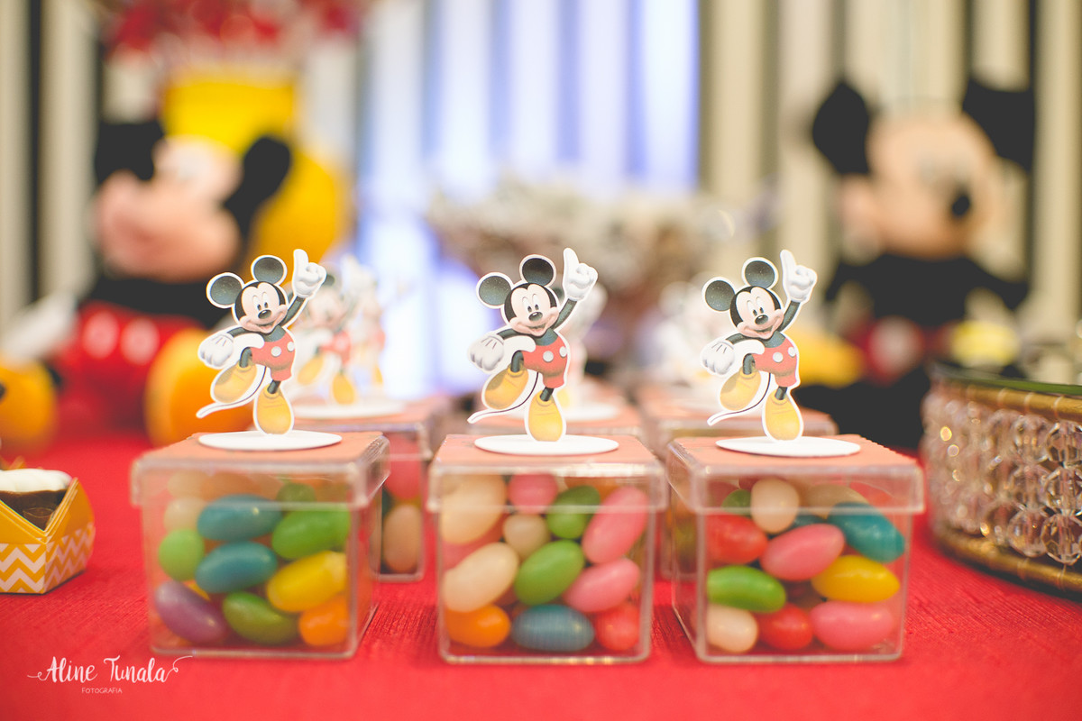 fotografia de aniversário infantil, aniversário infantil, Mickey, tema Mickey, decoração Mickey, Cachoeiro de Itapemirim, ES, Jaraguá Tenis Clube, smash the cake, fotografia infantil