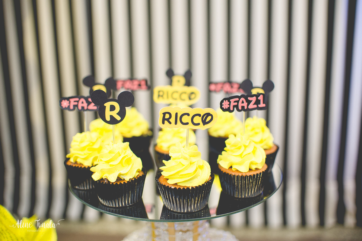 fotografia de aniversário infantil, aniversário infantil, Mickey, tema Mickey, decoração Mickey, Cachoeiro de Itapemirim, ES, Jaraguá Tenis Clube, smash the cake, fotografia infantil