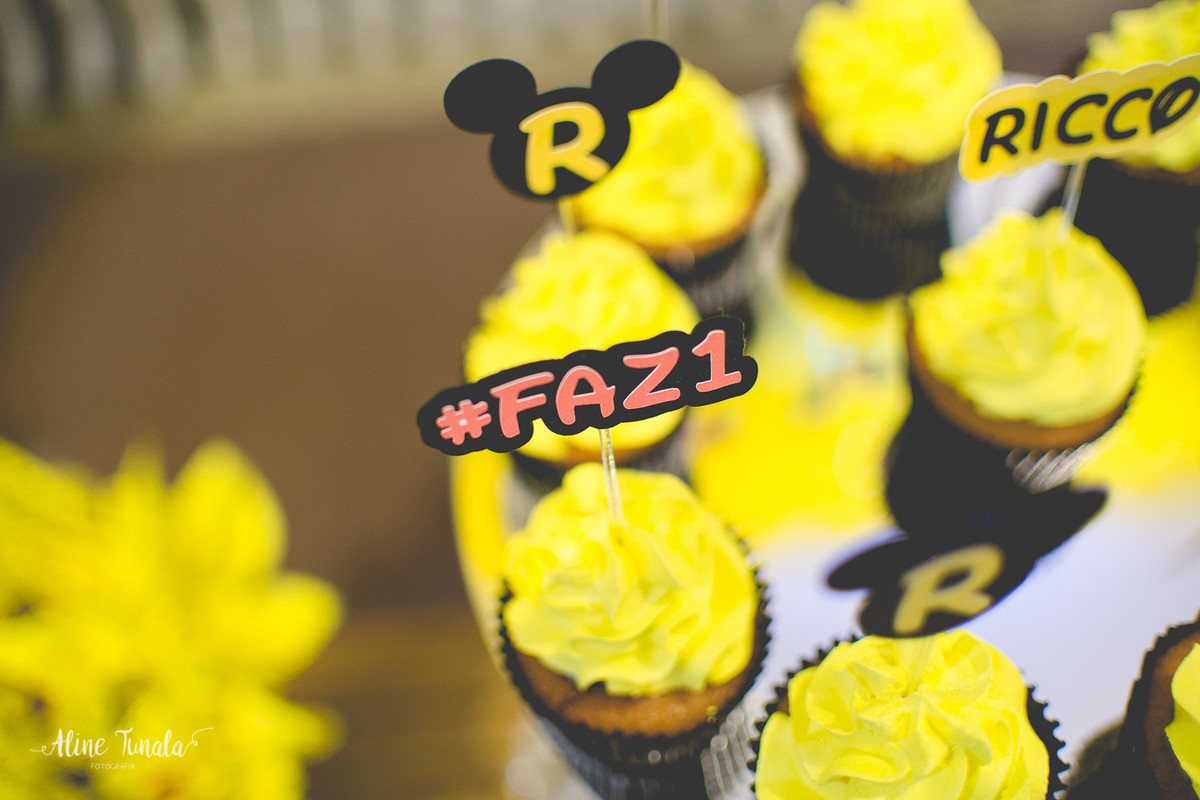 fotografia de aniversário infantil, aniversário infantil, Mickey, tema Mickey, decoração Mickey, Cachoeiro de Itapemirim, ES, Jaraguá Tenis Clube, smash the cake, fotografia infantil