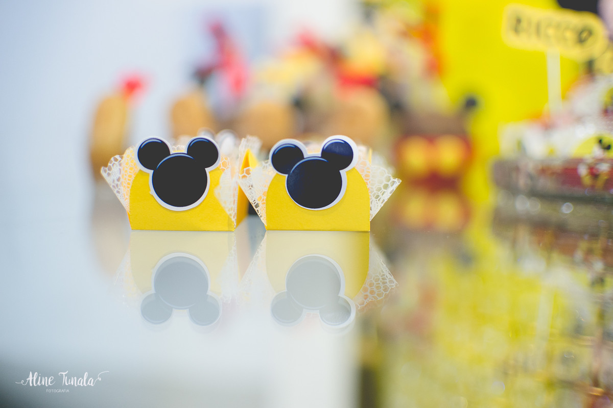 fotografia de aniversário infantil, aniversário infantil, Mickey, tema Mickey, decoração Mickey, Cachoeiro de Itapemirim, ES, Jaraguá Tenis Clube, smash the cake, fotografia infantil