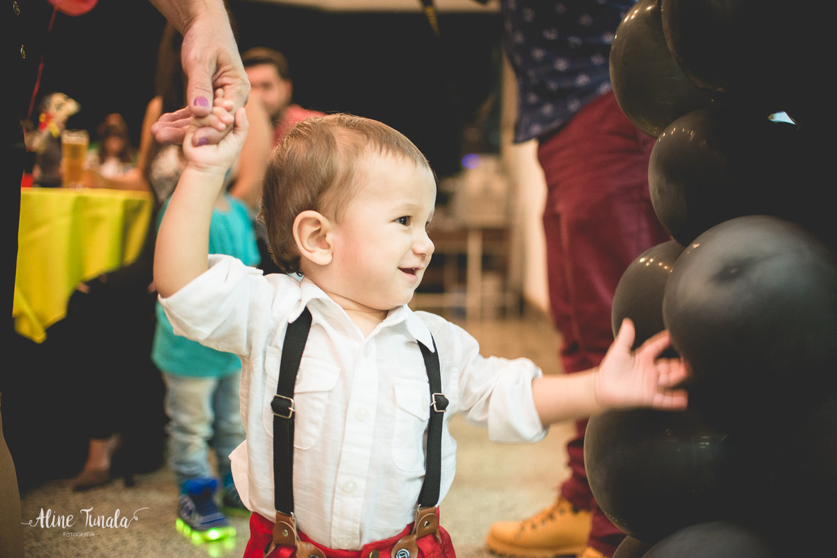 fotografia de aniversário infantil, aniversário infantil, Mickey, tema Mickey, decoração Mickey, Cachoeiro de Itapemirim, ES, Jaraguá Tenis Clube, smash the cake, fotografia infantil