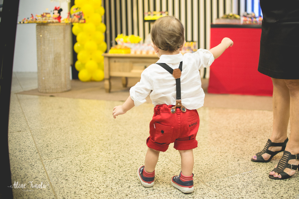 fotografia de aniversário infantil, aniversário infantil, Mickey, tema Mickey, decoração Mickey, Cachoeiro de Itapemirim, ES, Jaraguá Tenis Clube, smash the cake, fotografia infantil