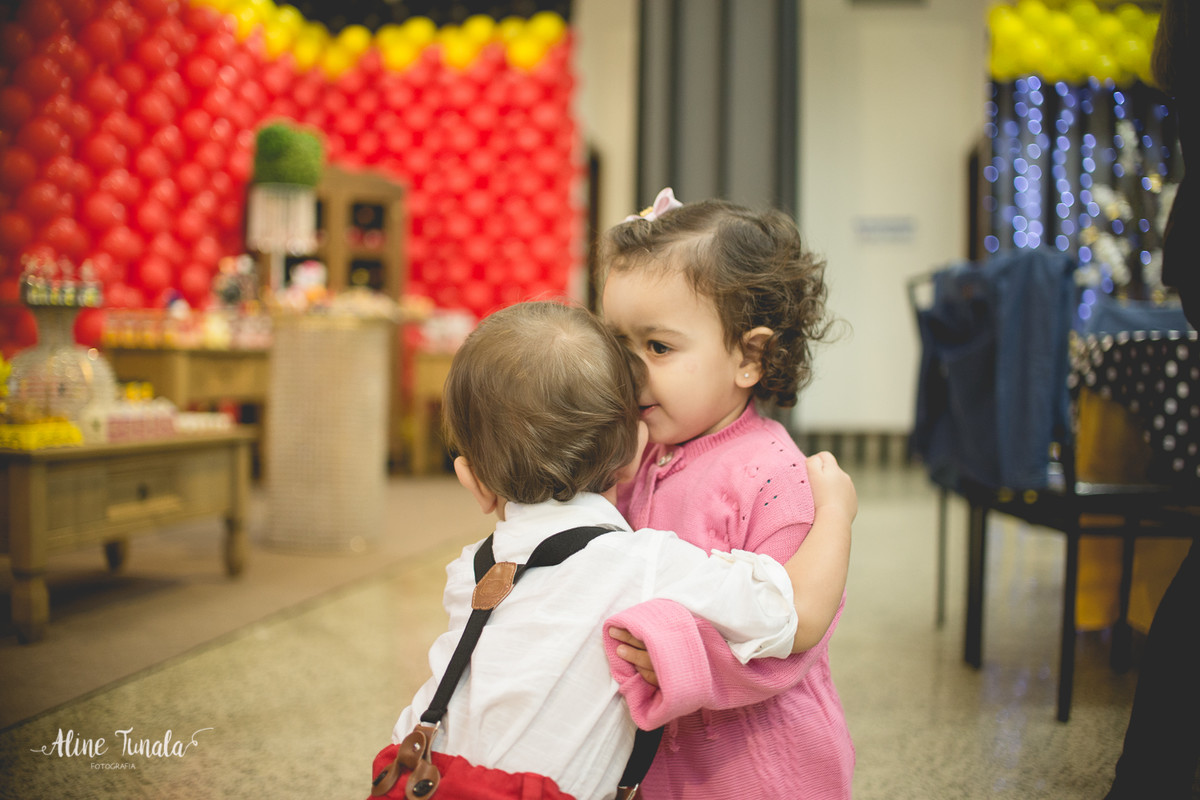 fotografia de aniversário infantil, aniversário infantil, Mickey, tema Mickey, decoração Mickey, Cachoeiro de Itapemirim, ES, Jaraguá Tenis Clube, smash the cake, fotografia infantil
