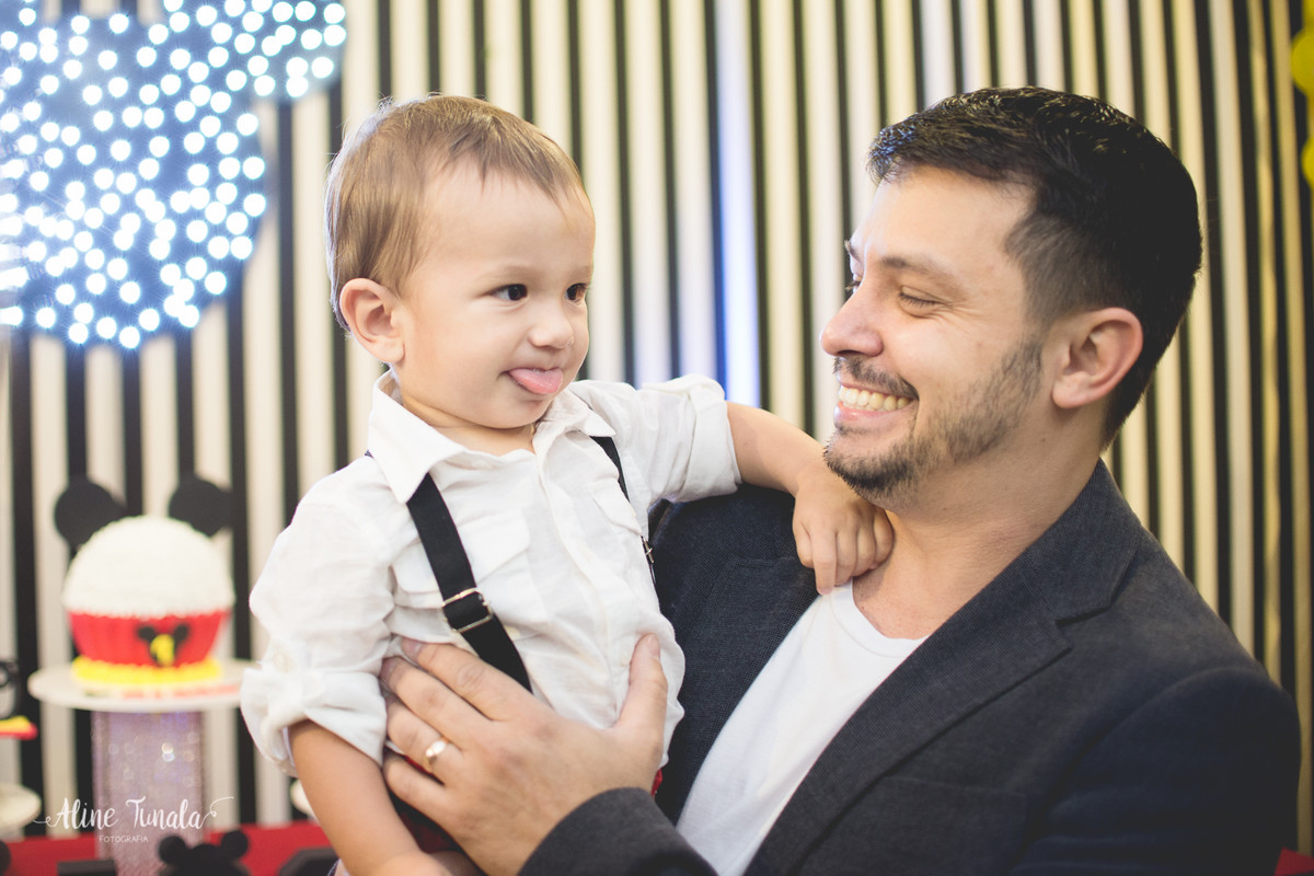 fotografia de aniversário infantil, aniversário infantil, Mickey, tema Mickey, decoração Mickey, Cachoeiro de Itapemirim, ES, Jaraguá Tenis Clube, smash the cake, fotografia infantil