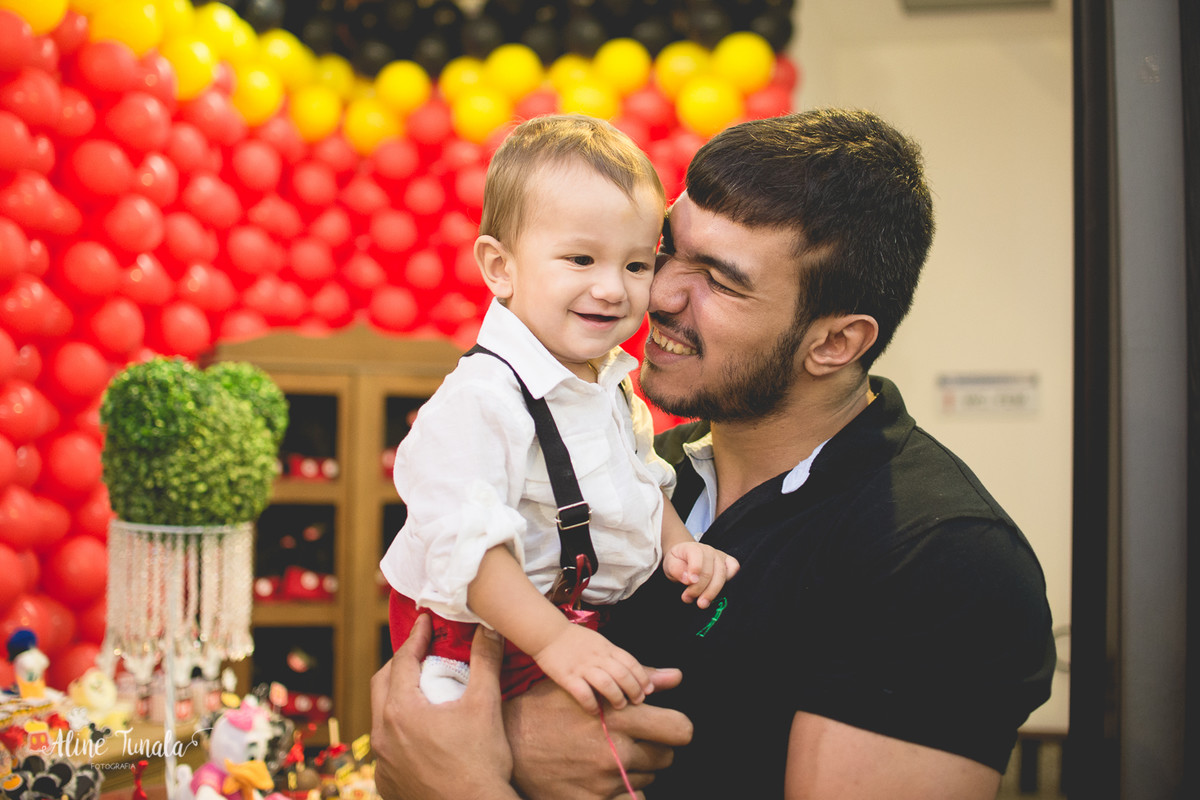 fotografia de aniversário infantil, aniversário infantil, Mickey, tema Mickey, decoração Mickey, Cachoeiro de Itapemirim, ES, Jaraguá Tenis Clube, smash the cake, fotografia infantil