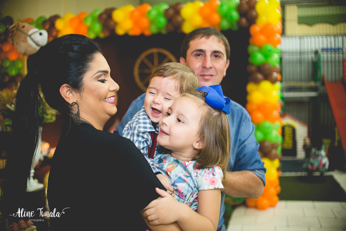 aniversário infantil, fazendinha, 1 ano, fotografia, fotografia infantil, mundo mágico, cachoeiro de itapemirim