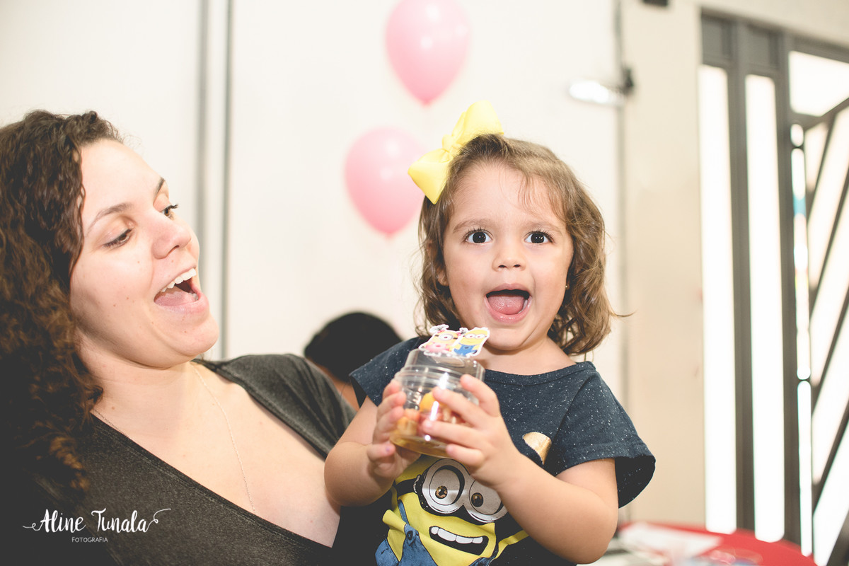 Festa na escola, minions, festinha na escola, 2 anos, fotografia infantil, fotografia de festa, fotografia de aniversário, Mimos e Delícias, decoração de festa infantil, minions para meninas