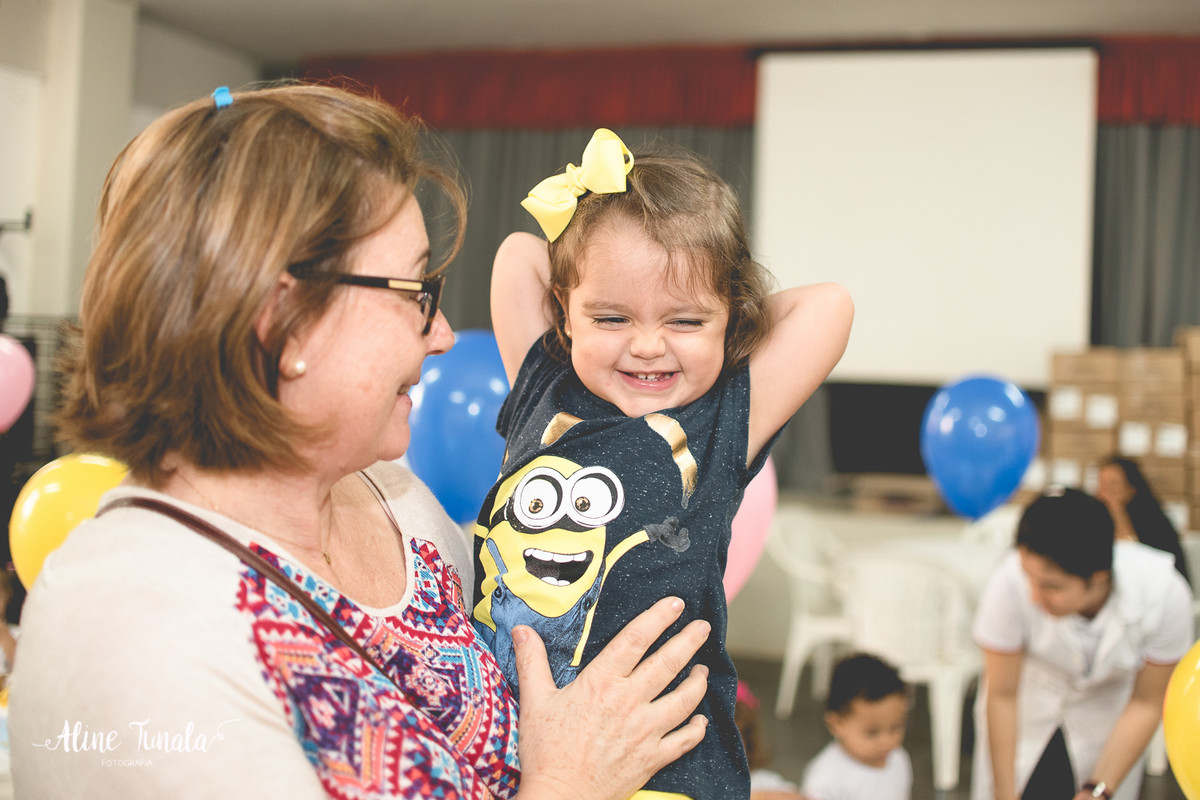 Festa na escola, minions, festinha na escola, 2 anos, fotografia infantil, fotografia de festa, fotografia de aniversário, Mimos e Delícias, decoração de festa infantil, minions para meninas
