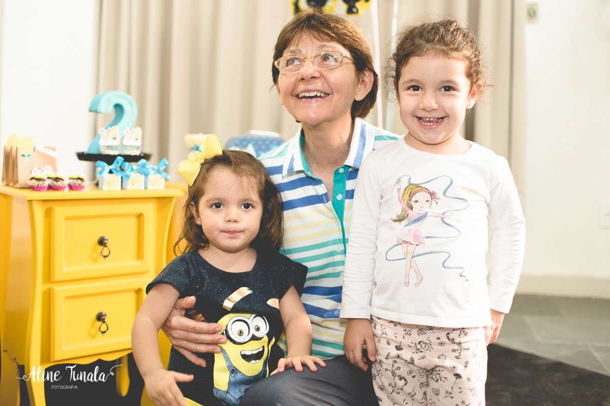 Festa na escola, minions, festinha na escola, 2 anos, fotografia infantil, fotografia de festa, fotografia de aniversário, Mimos e Delícias, decoração de festa infantil, minions para meninas