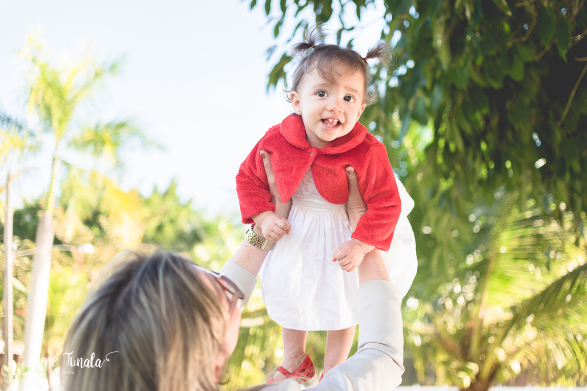 Smash the Cake, destruindo o bolo, ensaio infantil, fotografia infantil, 1 ano, 1 aninho, sítio moitão, cachoeiro de itapemirim