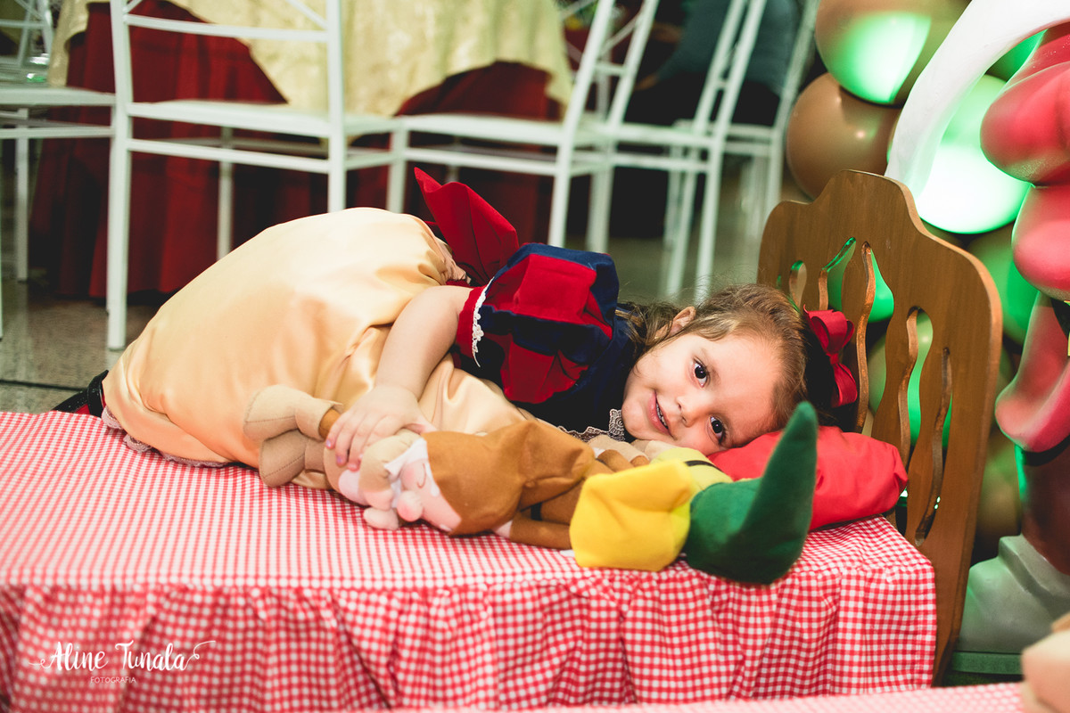 aniversário infantil, branca de neve, aniversário branca de neve, 2 anos, fotografia infantil, fotografia de aniversário, cachoeiro de itapemirim, mimos e delicias