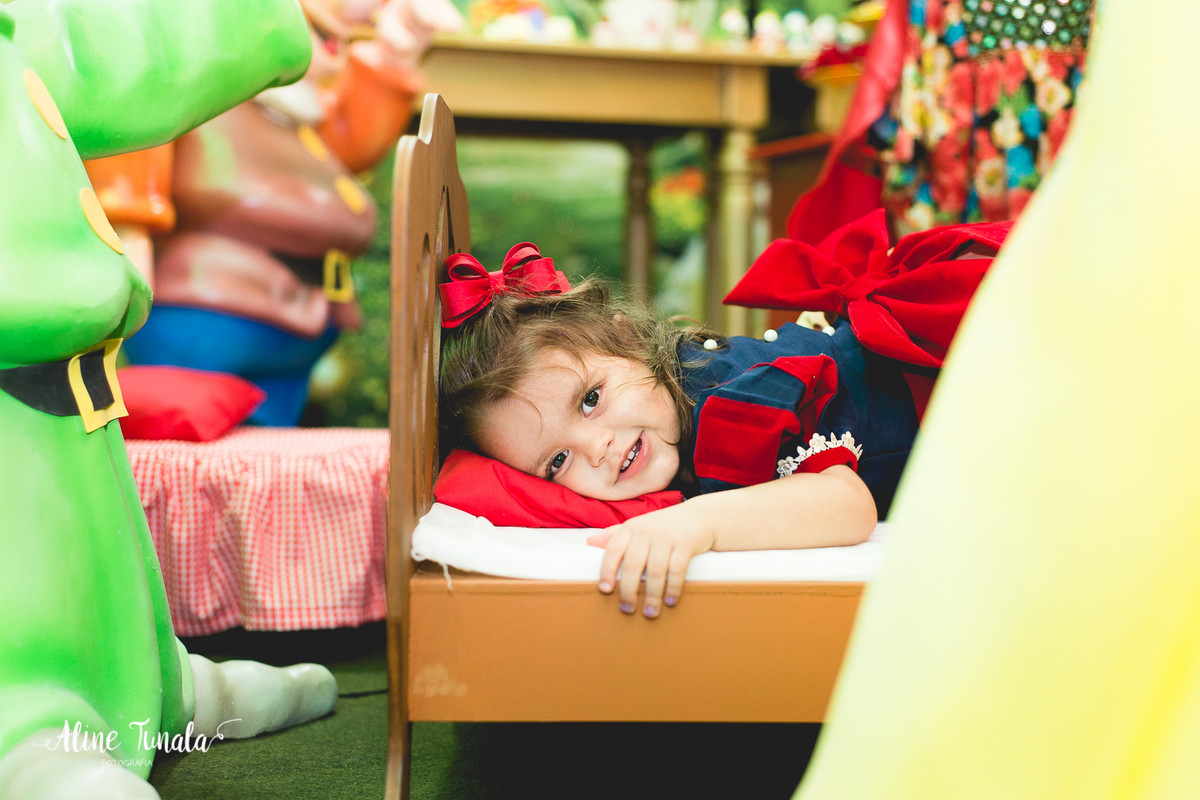 aniversário infantil, branca de neve, aniversário branca de neve, 2 anos, fotografia infantil, fotografia de aniversário, cachoeiro de itapemirim, mimos e delicias