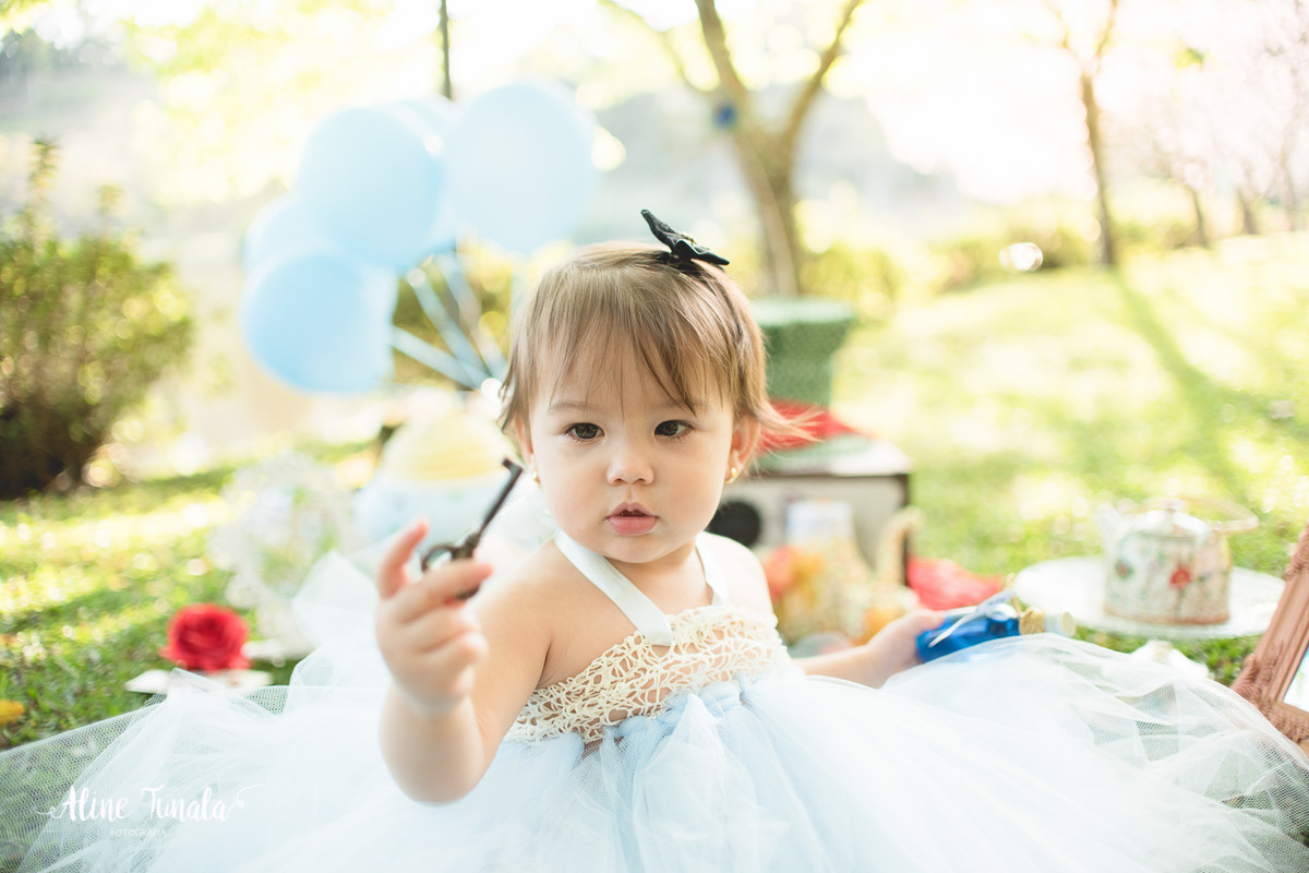 ensaio temático, alice no país das maravilhas, cachoeiro, vargem alta, ensaio infantil, sessão infantil, aniversário infantil, 1 ano, 1 aninho, smash the cake, fotografia infantil, ensaio família