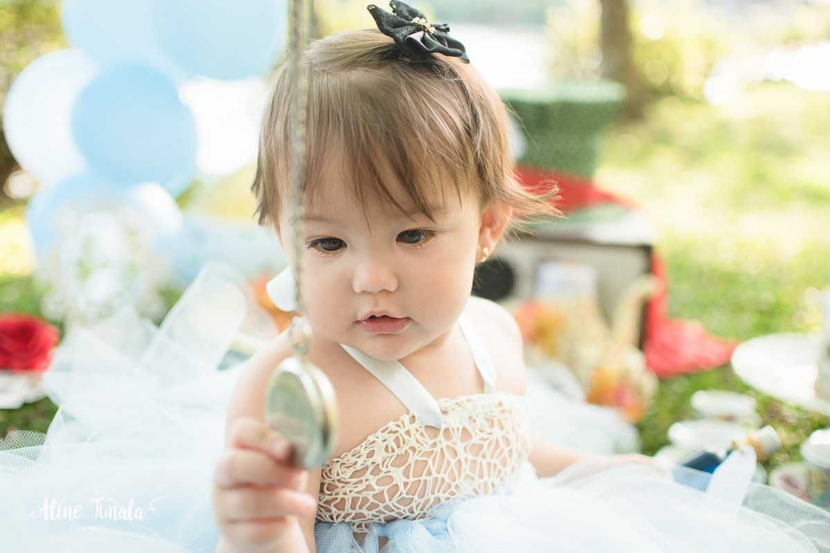 ensaio temático, alice no país das maravilhas, cachoeiro, vargem alta, ensaio infantil, sessão infantil, aniversário infantil, 1 ano, 1 aninho, smash the cake, fotografia infantil, ensaio família
