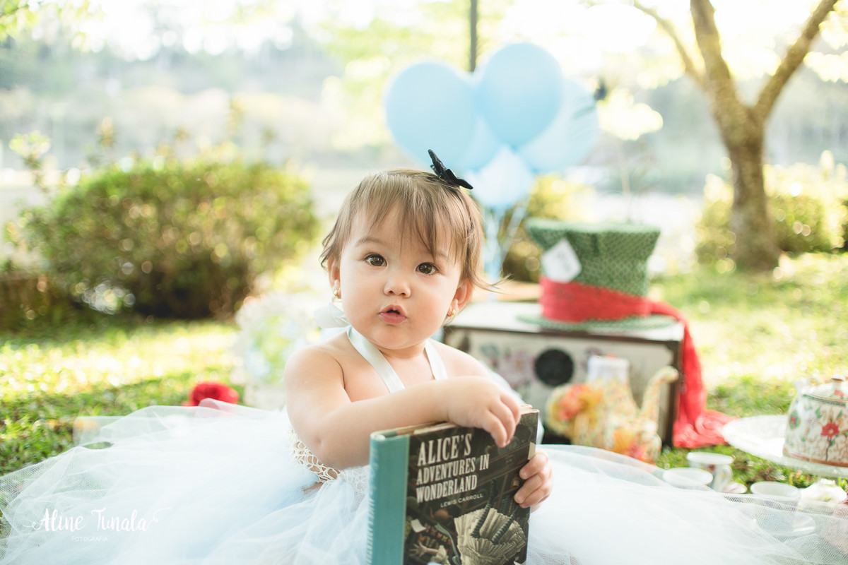 ensaio temático, alice no país das maravilhas, cachoeiro, vargem alta, ensaio infantil, sessão infantil, aniversário infantil, 1 ano, 1 aninho, smash the cake, fotografia infantil, ensaio família