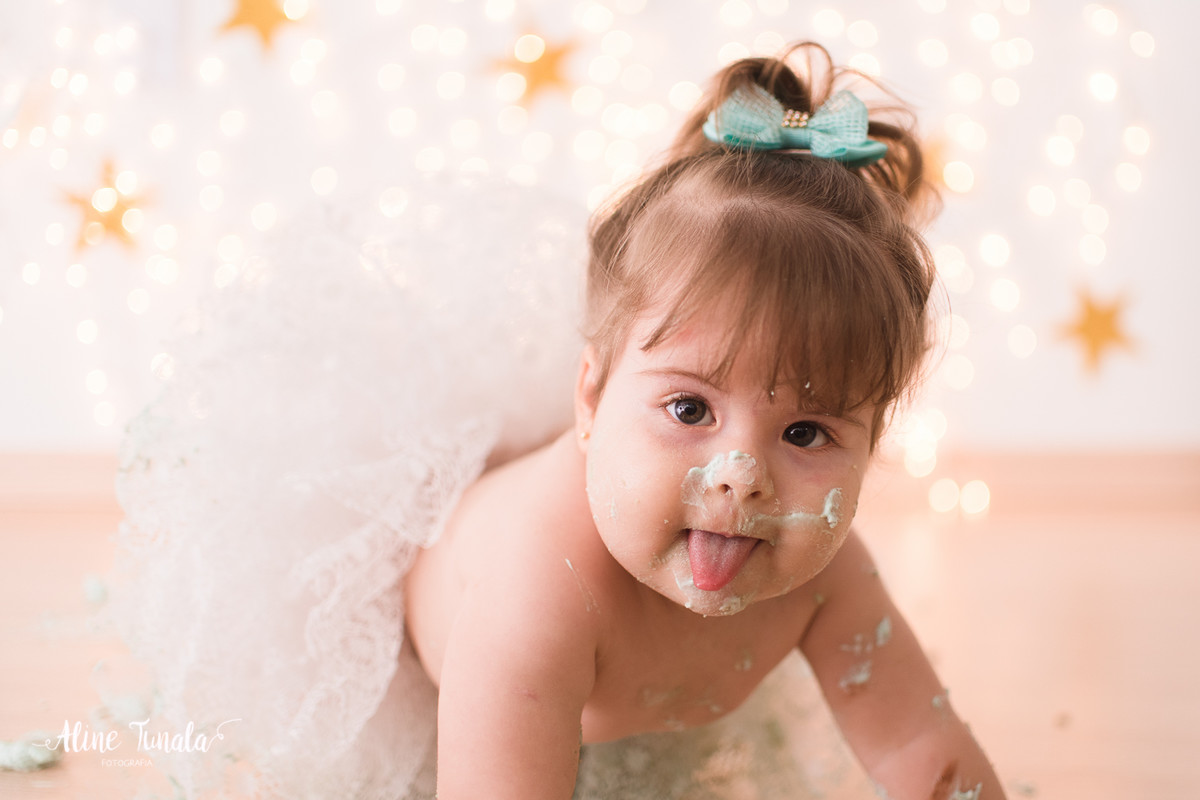 Sessão Smash the Cake, cake smash, para comemorar 1 ano, 1 aninho, Balões, estrelas, luzes natal, bebê 1 ano, 1 aninho, menina
