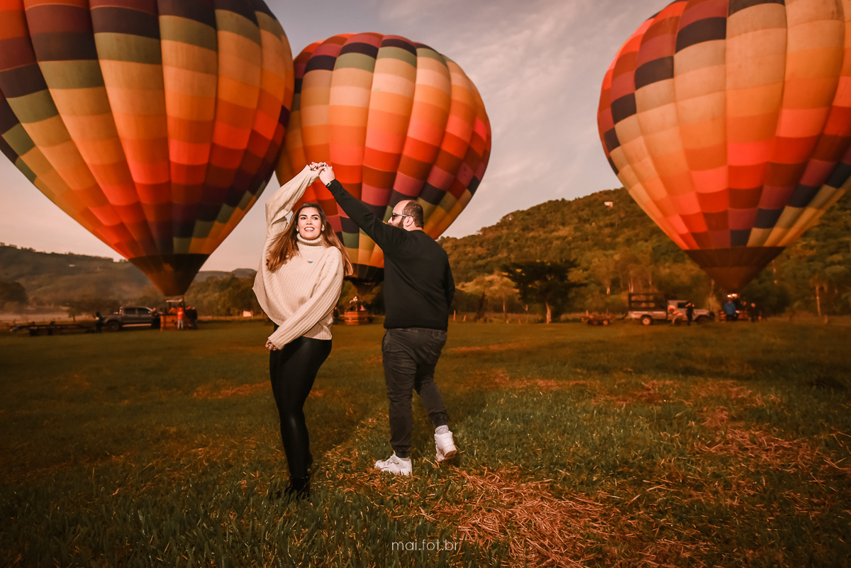 ensaio de casal na decolagem dos balões