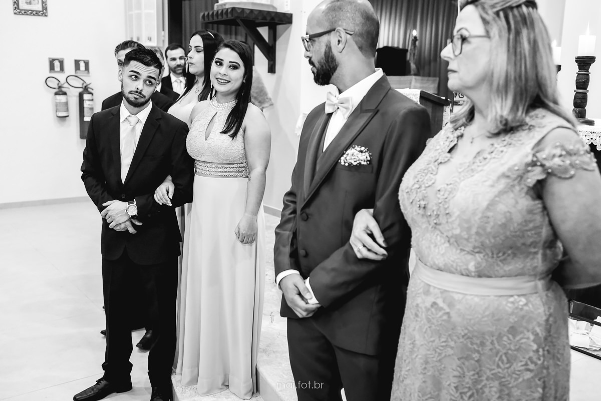 será que a noiva vem ?