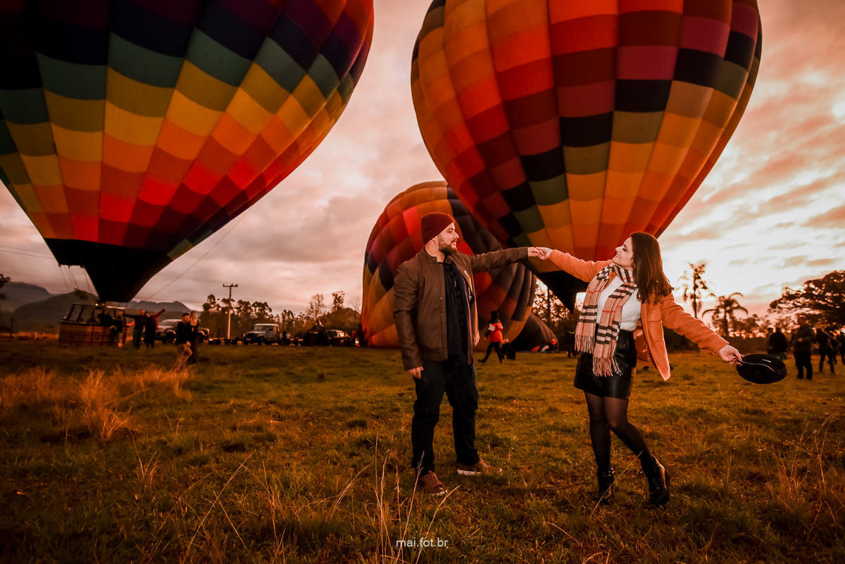 decolagem de balão de ar quente 