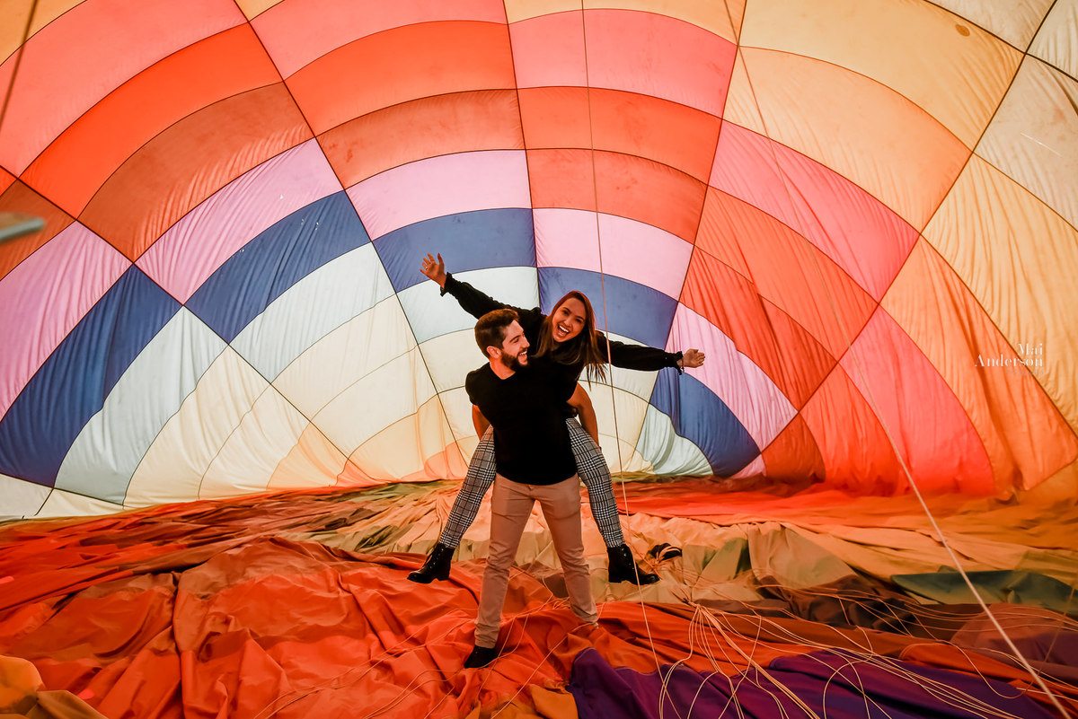 dentro de um balão de ar quente