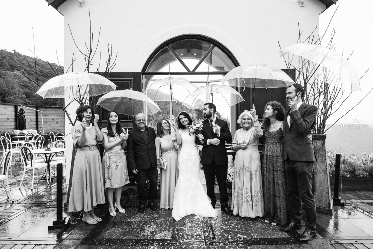 chuva no casamento