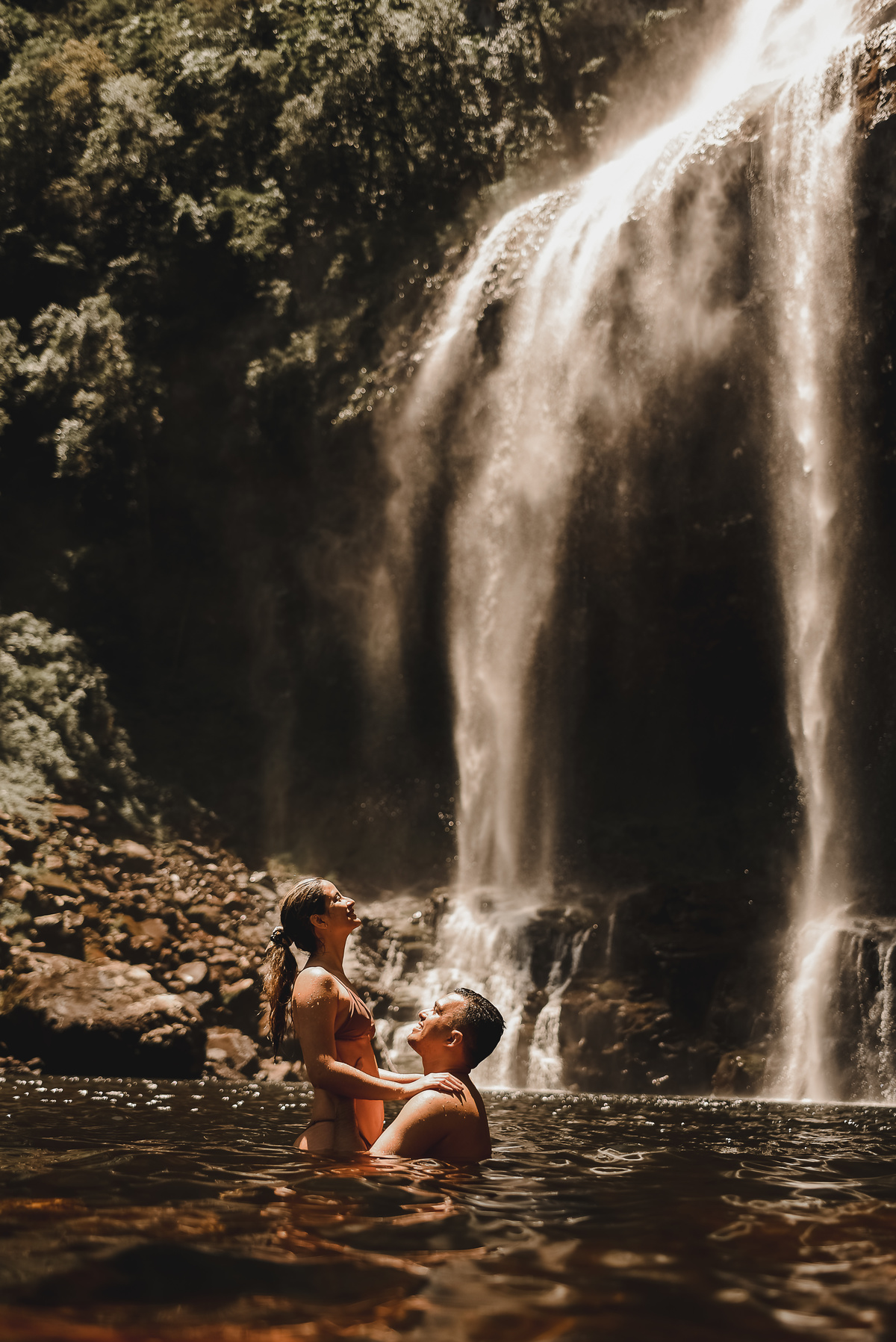 banho de cachoeira nos canions