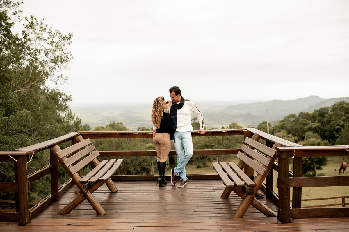 mirante para a cidade de praia grande ensaio casal viagem lua de mel 