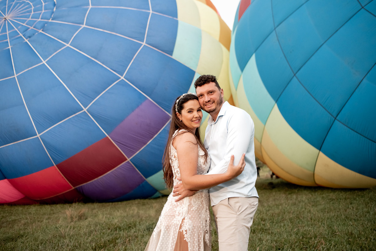 ensaio casal no passeio de balão