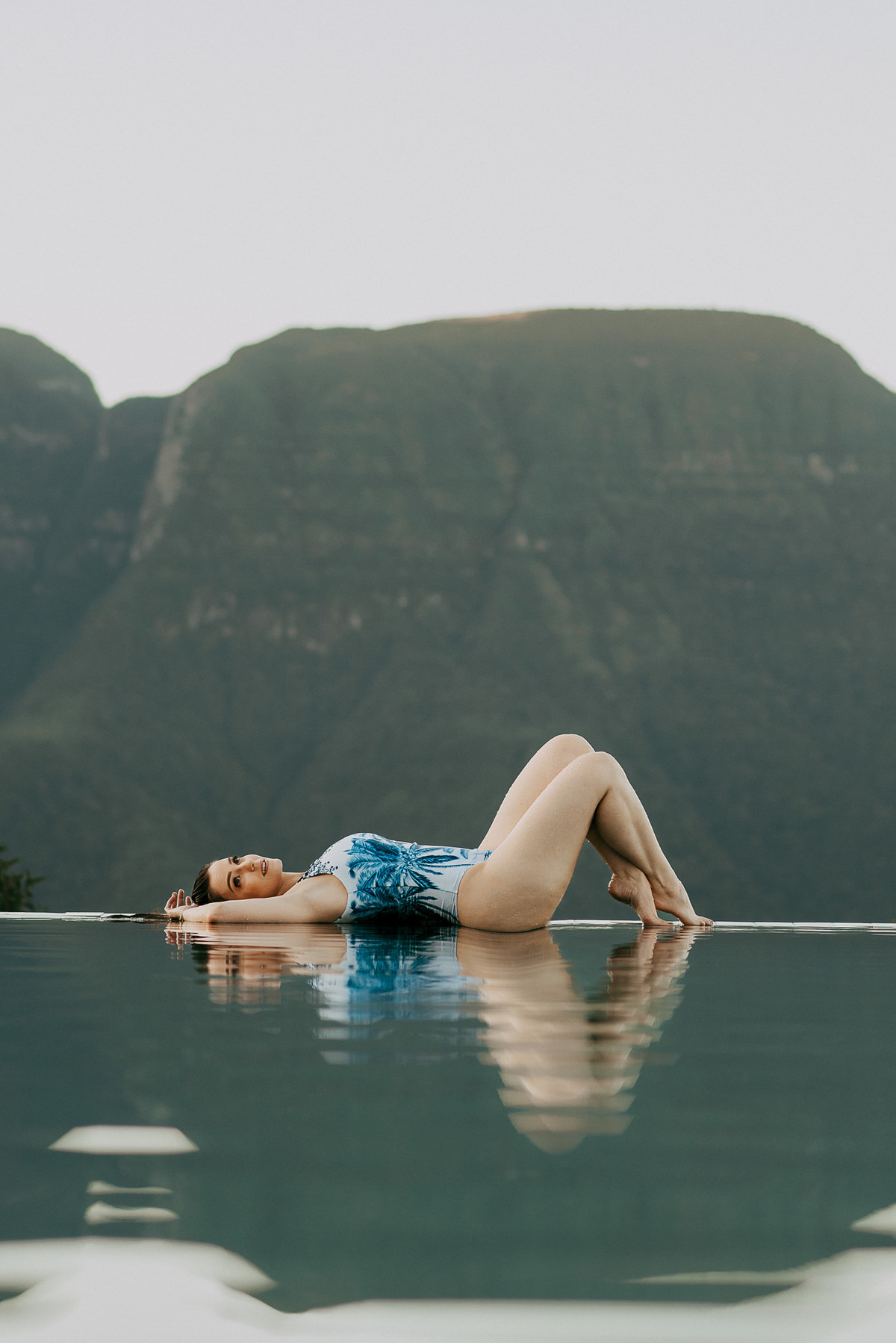 piscina com borda infinita com vista para os canyons , canyon malacara , trilha do rio do boi , passeio de balão em praia grande sc