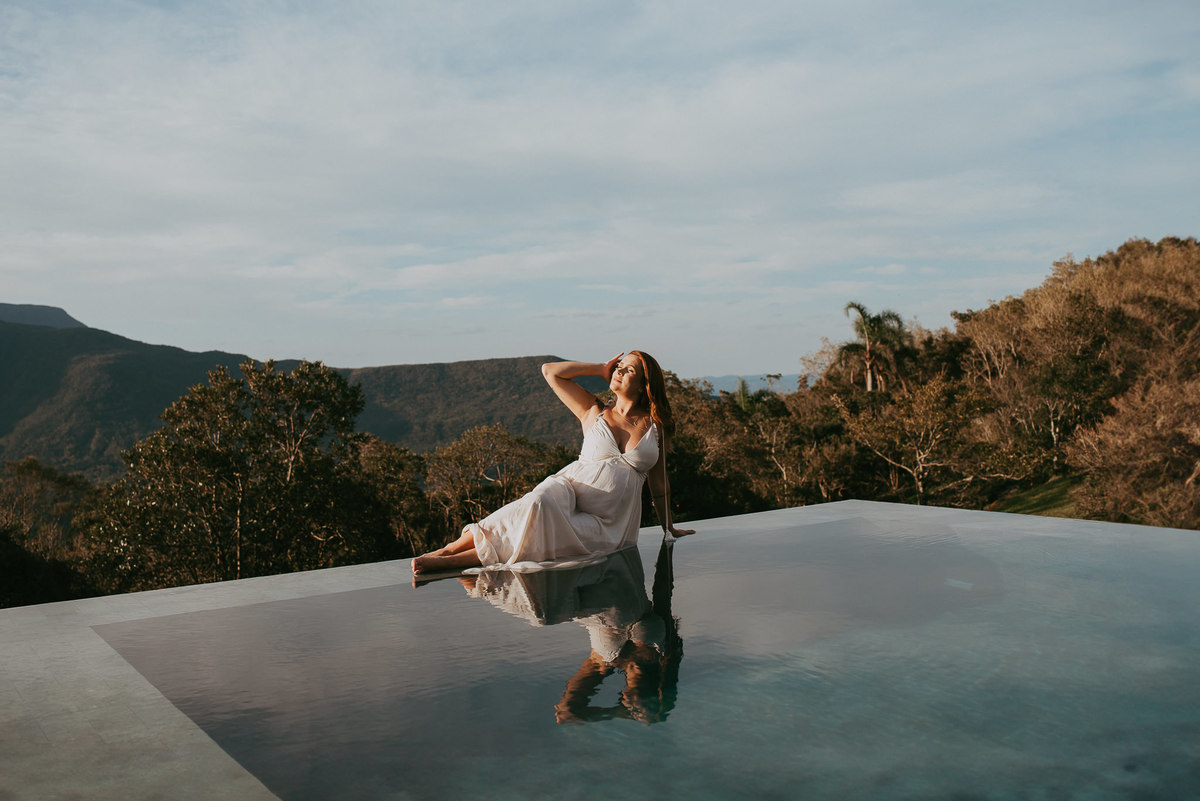 gestante , pousada morada dos canyons , ensaio fotografico na pousada morada dos canyons , piscina borda infinita
