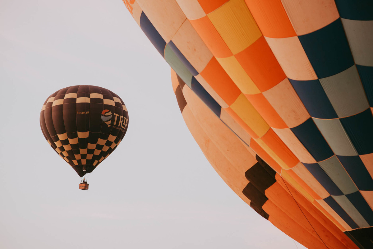 ensaio fotográfico em passeio de balão , casamento em balão de ar quente , praia grande SC , Capadócia brasileira , canyons e peraus , canyons e balões , fly , ensaio fotográfico lua de mel , pré wedding trip balonismo