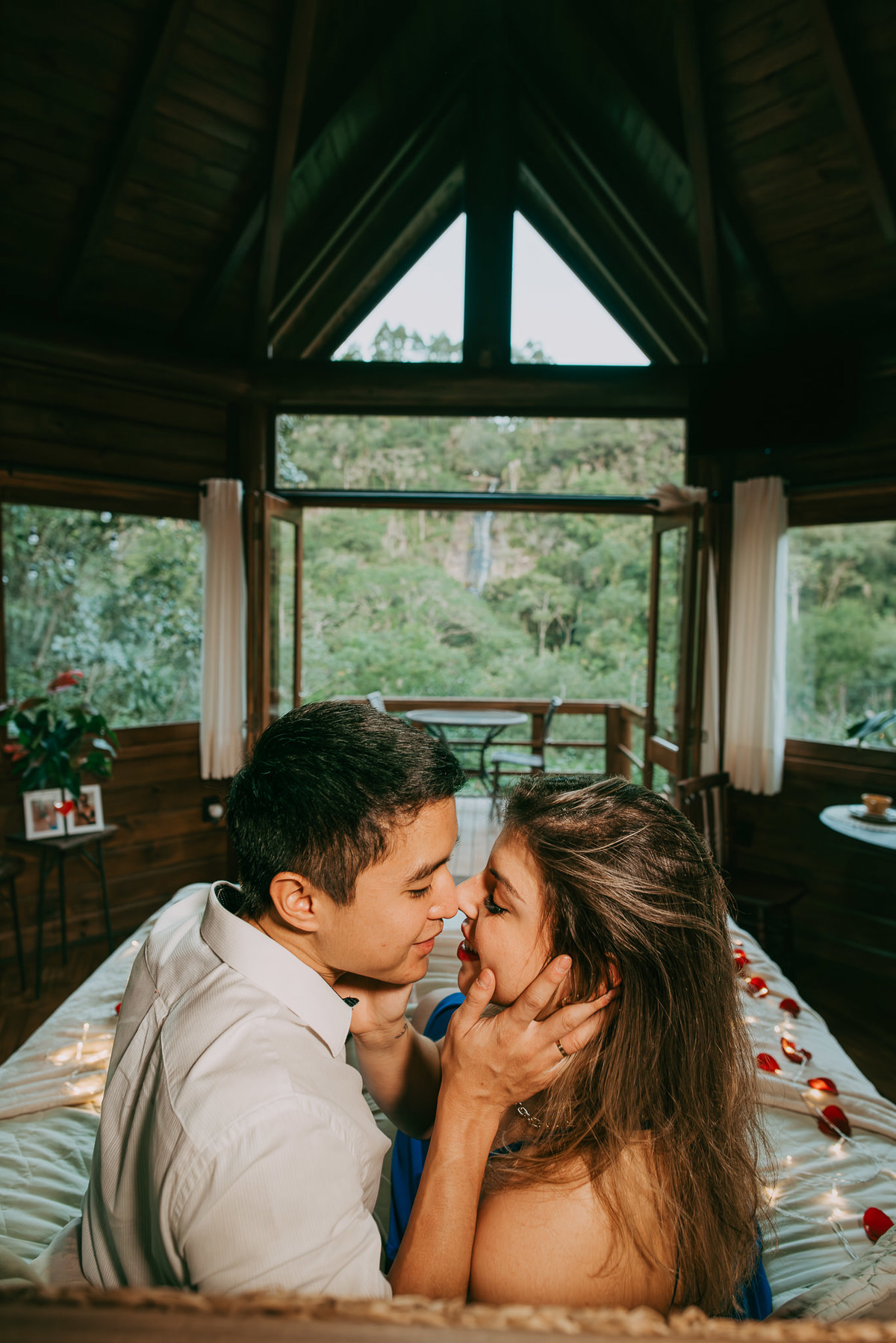 ensaio fotográfico romântico em pousada , cascata da jovita, lua de mel em praia grande sc