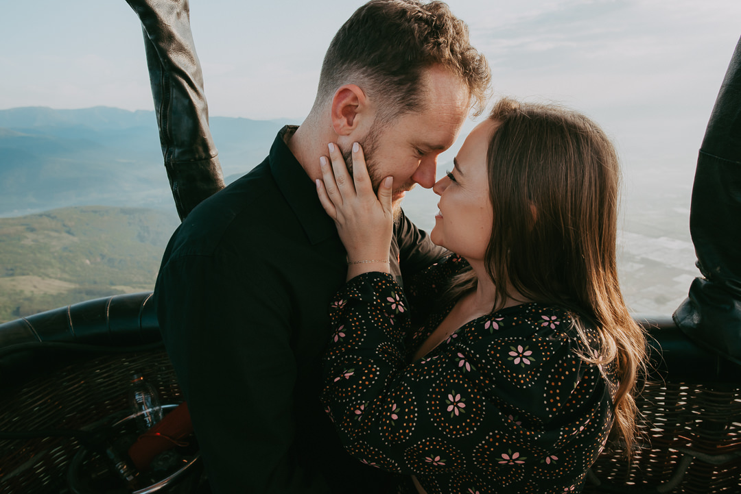 PEDIDO DE CASAMENTO em passeio de balão de ar quente 