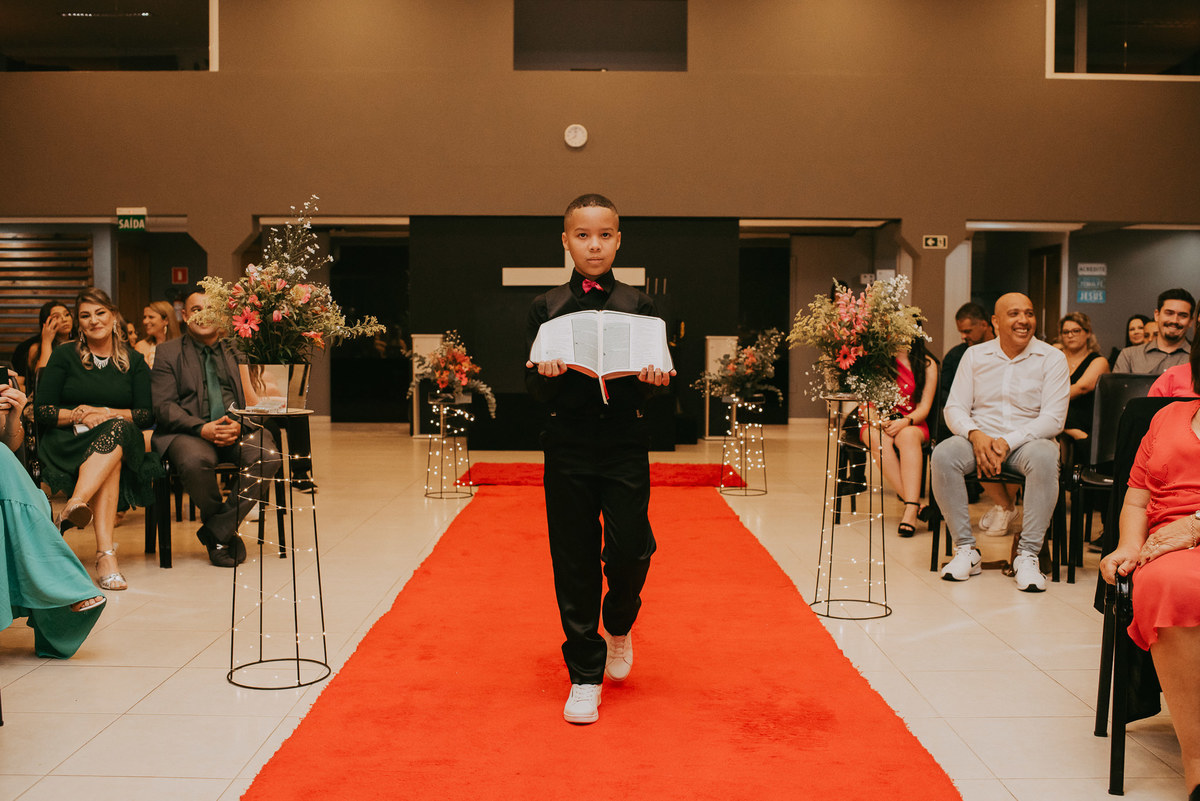 entrada dos noivinhos, entrada da bíblia , casamento