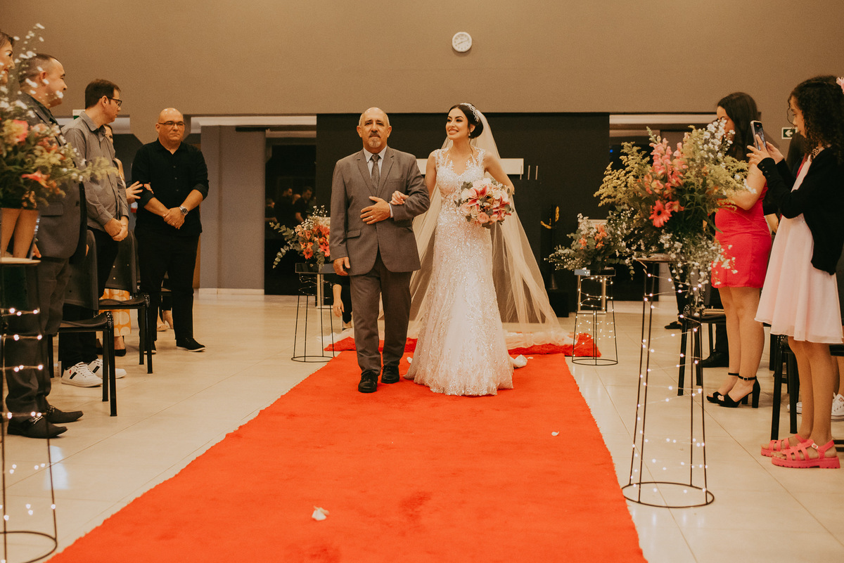 entrada da noiva, noivas , vestido de noiva, casamento, fotógrafos de casamento 