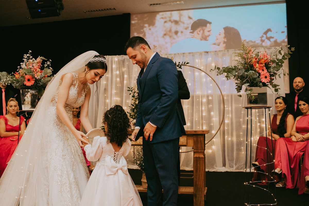 entrada das alianças, entrada da noivinha, casamento em capão da canoa RS, fotógrafos de casamento 