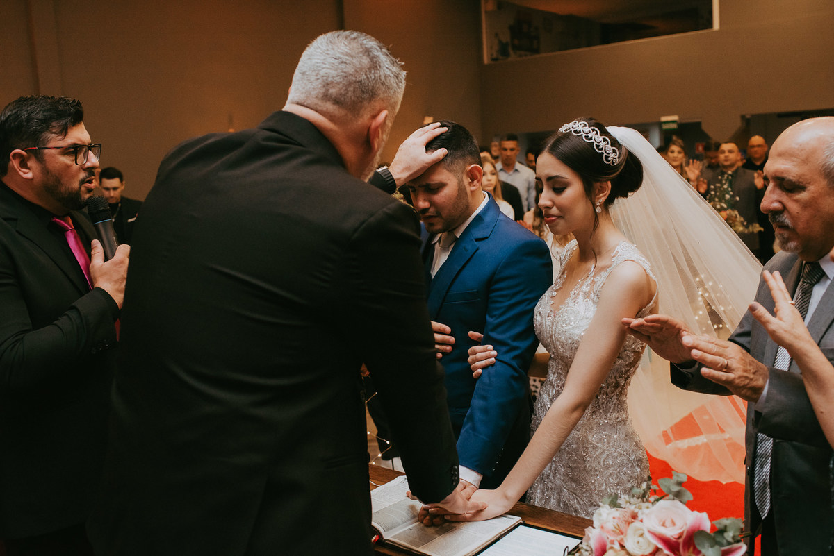 hora da aliança, qual o dedo da aliança, aliança de compromisso, casamento em capão da canoa RS, fotógrafos de casamento , benção dos pais, benção aos noivos