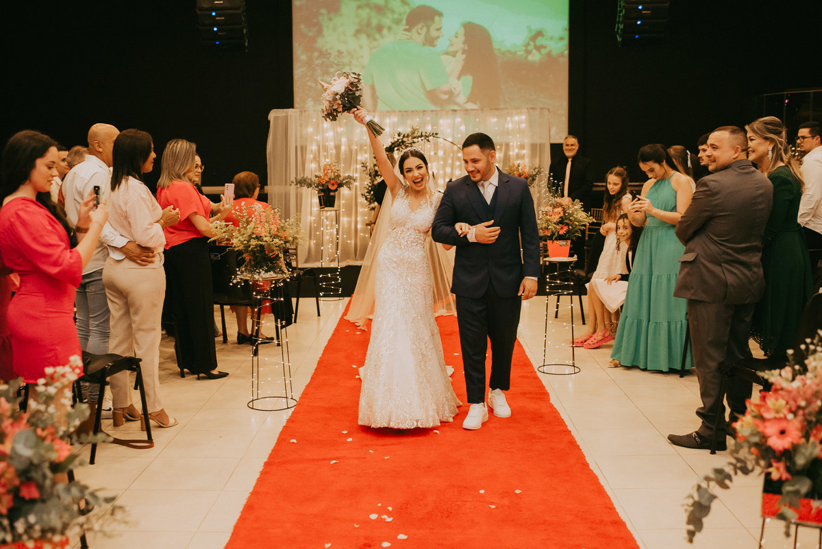 saída dos noivos, casamento em capão da canoa RS, fotógrafos de casamento, 