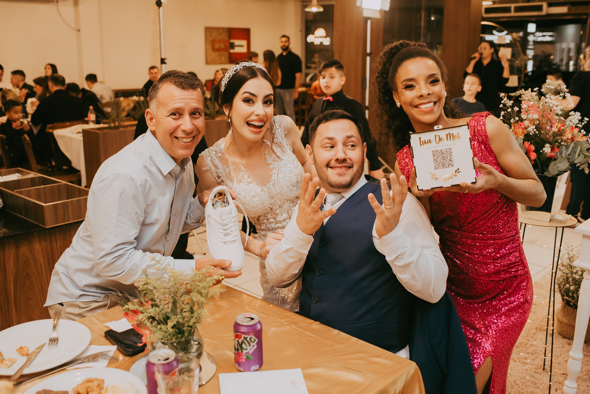 casamento em capão da canoa RS, fotógrafos de casamento, fotos dos noivos , recepção de casamento, passando o sapato no casamento