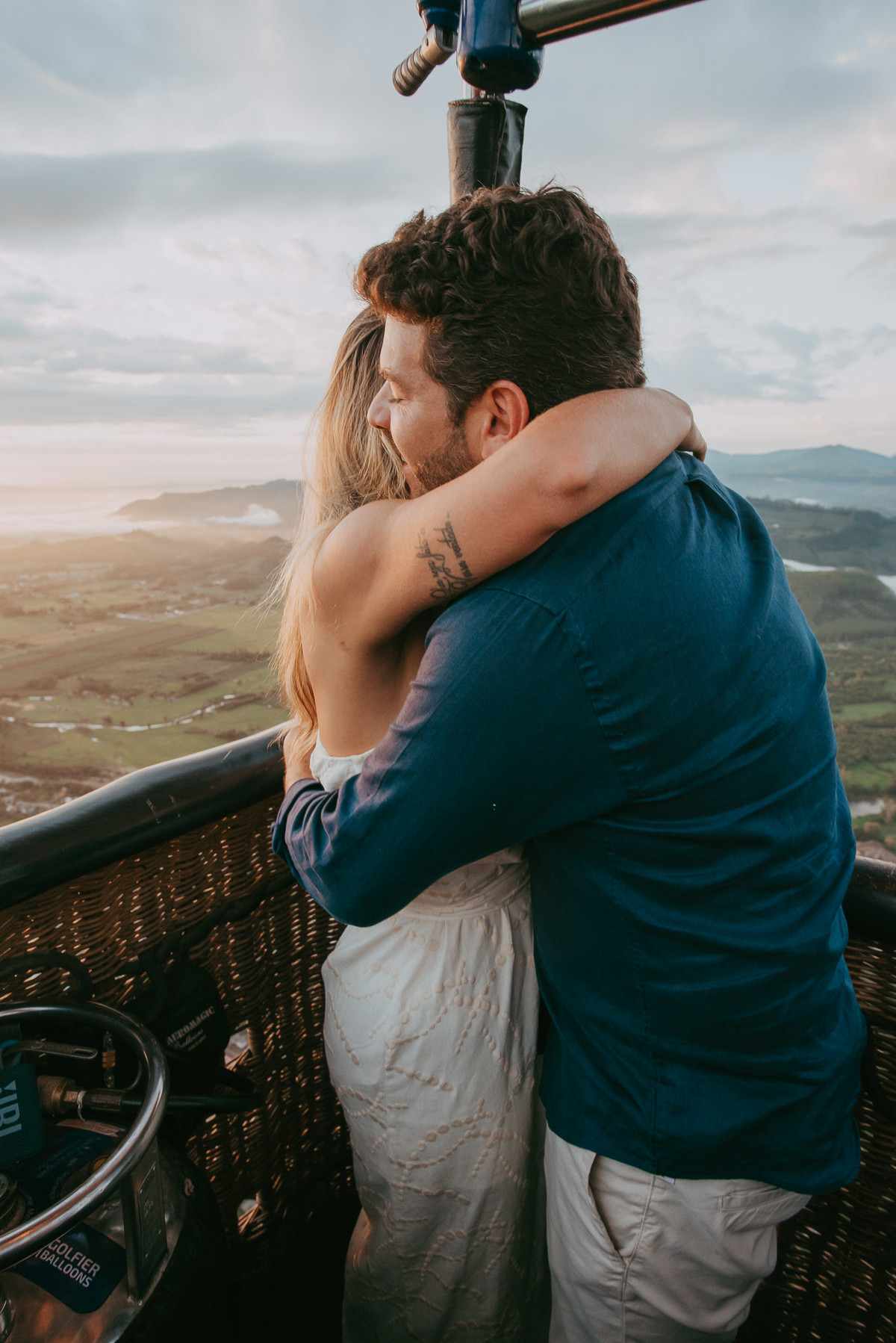 pedido de casamento em passeio de balão , voo de balão, pedido de casamento, praia grande SC, fotógrafos em Praia grande Santa Catarina ,casamento, ensaio casal, anel de noivado