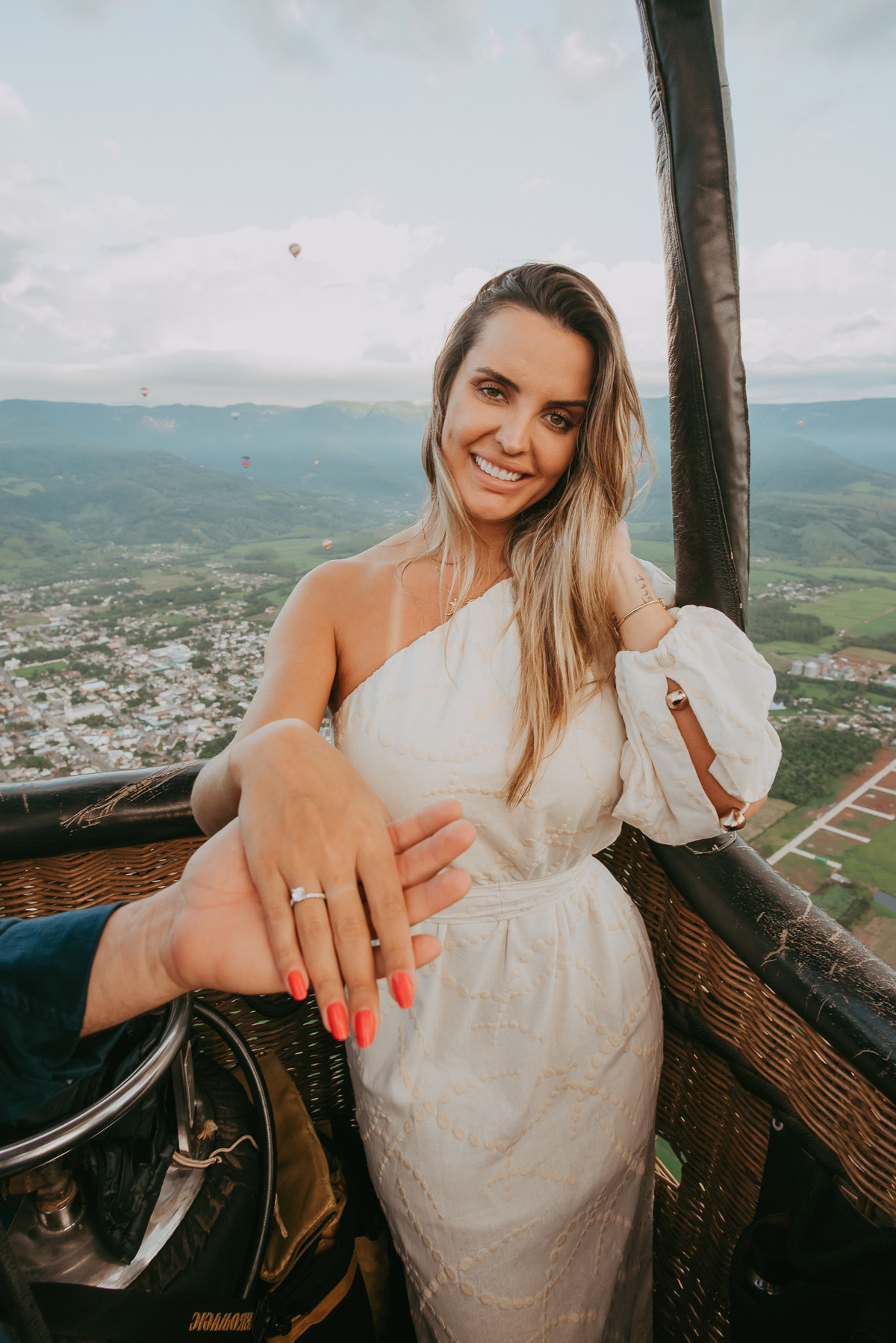 pedido de casamento em passeio de balão , voo de balão, pedido de casamento, praia grande SC, fotógrafos em Praia grande Santa Catarina ,casamento, ensaio casal, anel de noivado