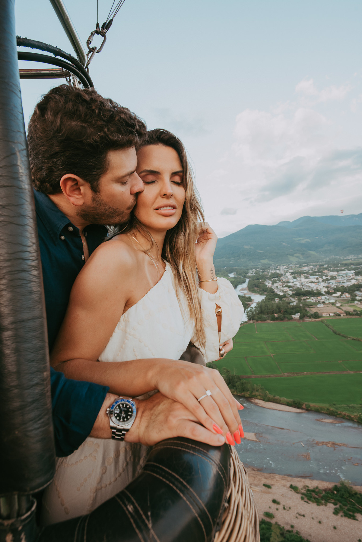 pedido de casamento em passeio de balão , voo de balão, pedido de casamento, praia grande SC, fotógrafos em Praia grande Santa Catarina ,casamento, ensaio casal, anel de noivado