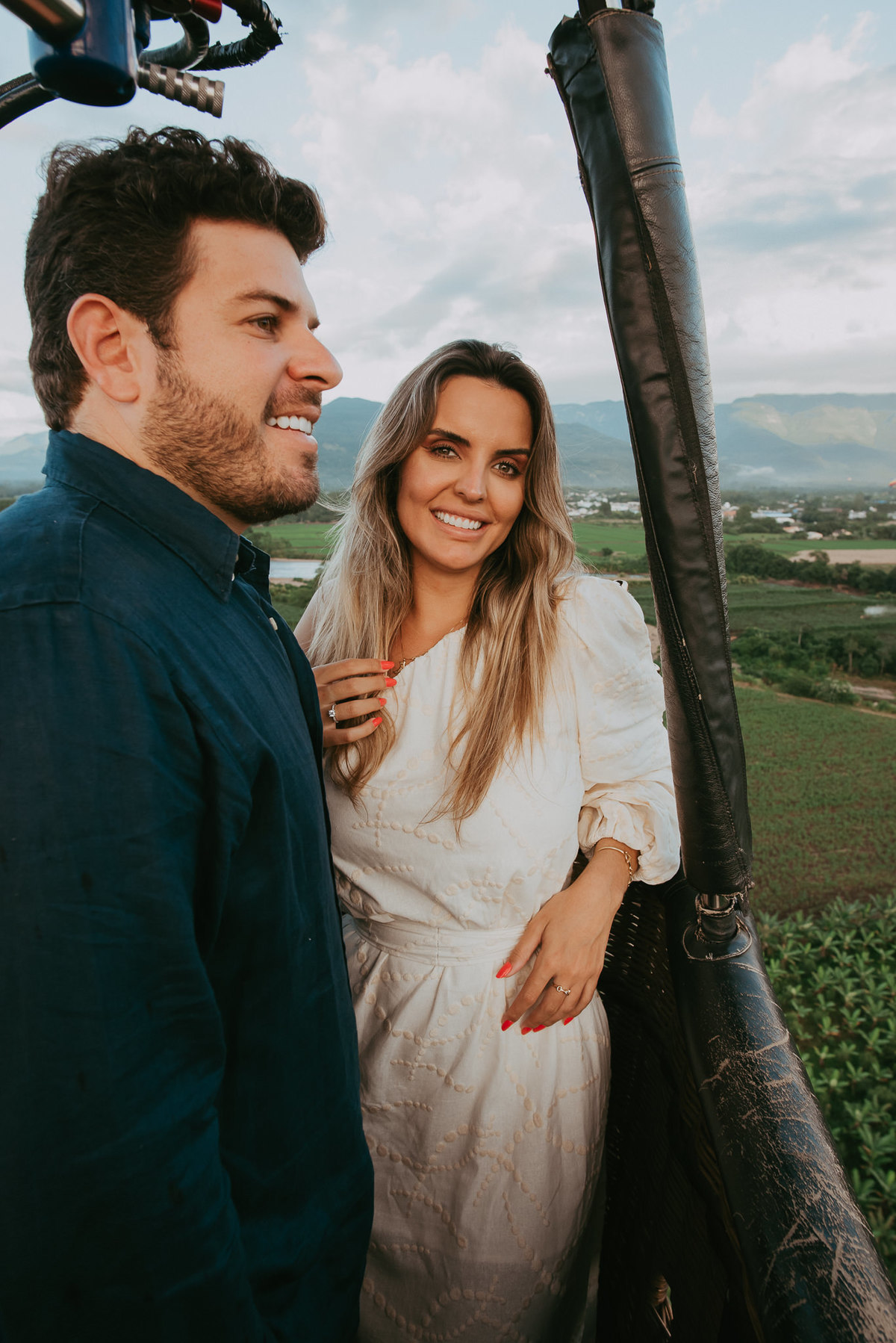pedido de casamento em passeio de balão , voo de balão, pedido de casamento, praia grande SC, fotógrafos em Praia grande Santa Catarina ,casamento, ensaio casal, anel de noivado