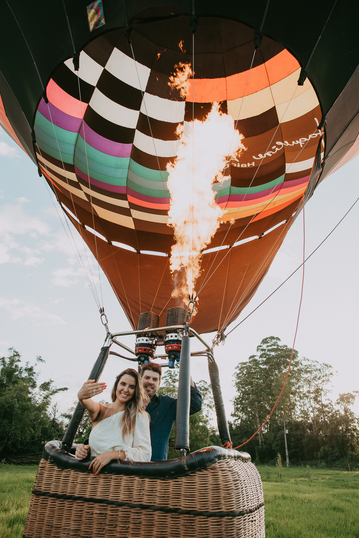 pedido de casamento em passeio de balão , voo de balão, pedido de casamento, praia grande SC, fotógrafos em Praia grande Santa Catarina ,casamento, ensaio casal, anel de noivado, voo de balão, passeio de balão de ar quente, fotógrafos de casamento, 
