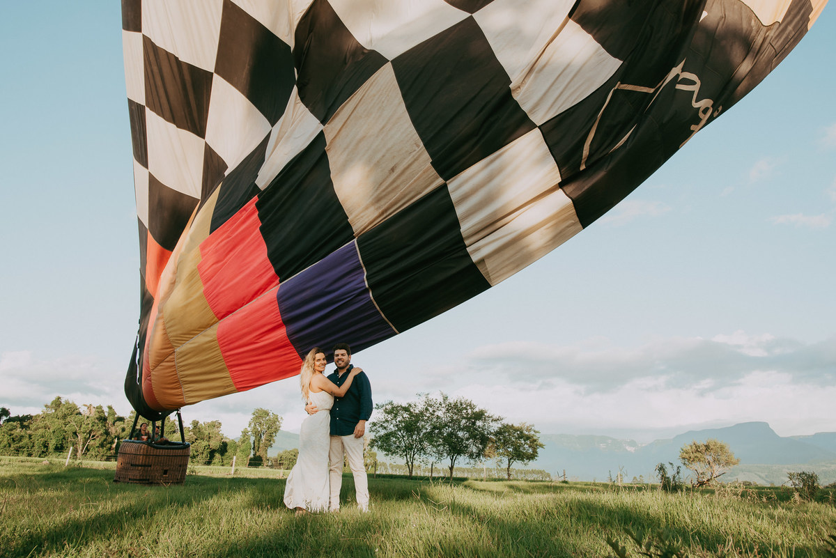 pedido de casamento em passeio de balão , voo de balão, pedido de casamento, praia grande SC, fotógrafos em Praia grande Santa Catarina ,casamento, ensaio casal, anel de noivado, voo de balão, passeio de balão de ar quente, fotógrafos de casamento, 