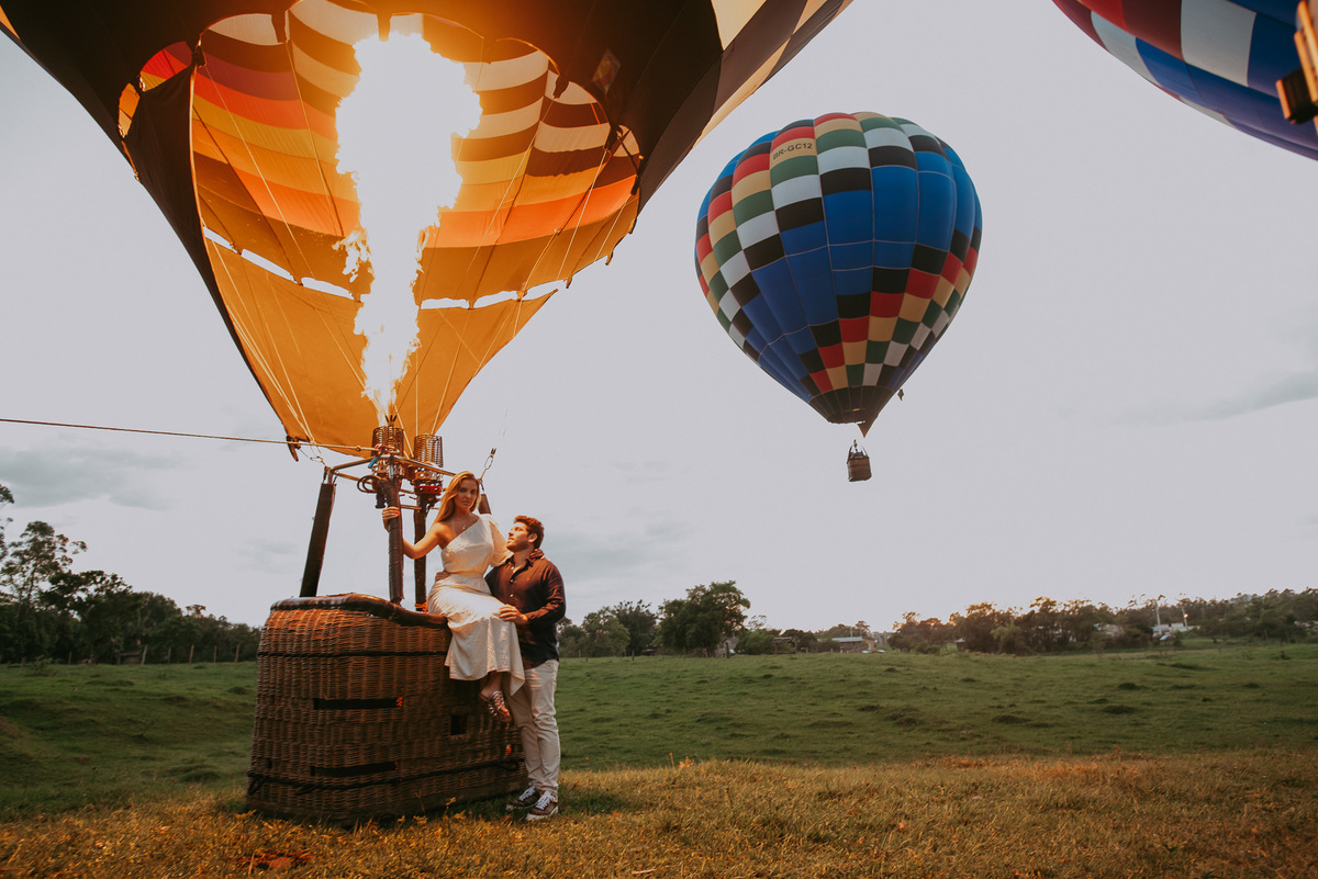 voo de balão de ar quente , pedido de casamento durante o passeio de balão
